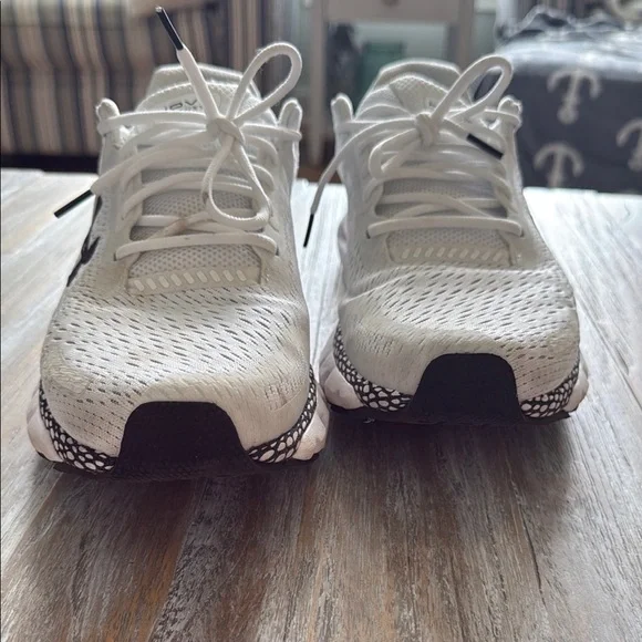 Under Armour HOVR Infinite 2 Running Shoes - Picture 11 of 12